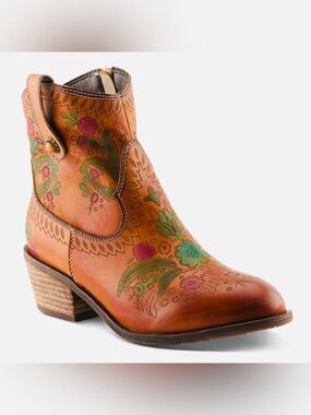 NWT l’artiste Galop Tan Floral Leather Western Ankle Boot - Women 9